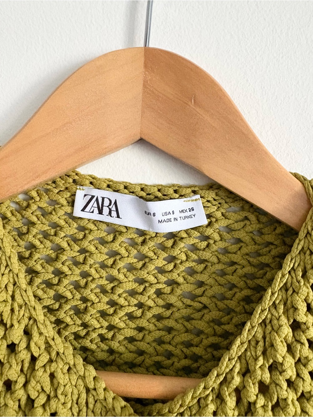 Zara Knit Buttoned Vest in Green - Picture 5 of 5